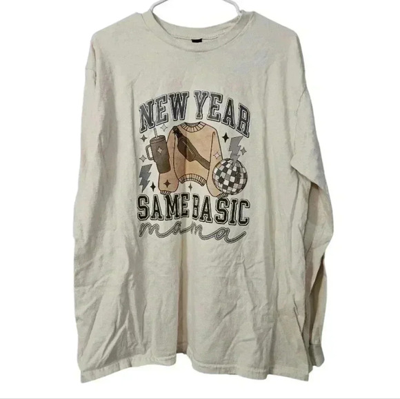 Gildan Tops - Gildan long sleeve graphic tee!